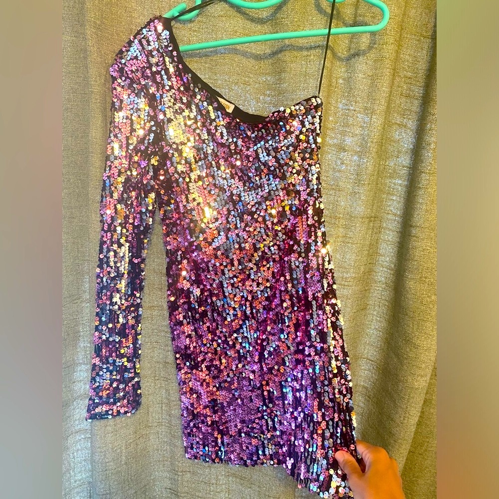 NWT Sophie Silver/Magenta SequinOne-ShoulderSingleLongSleeveCocktailMinidress